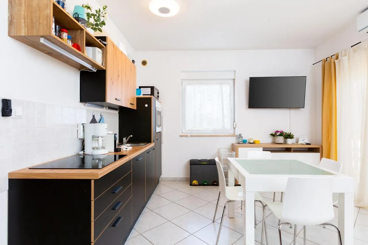 Burle - Davorin Apartment Medulin