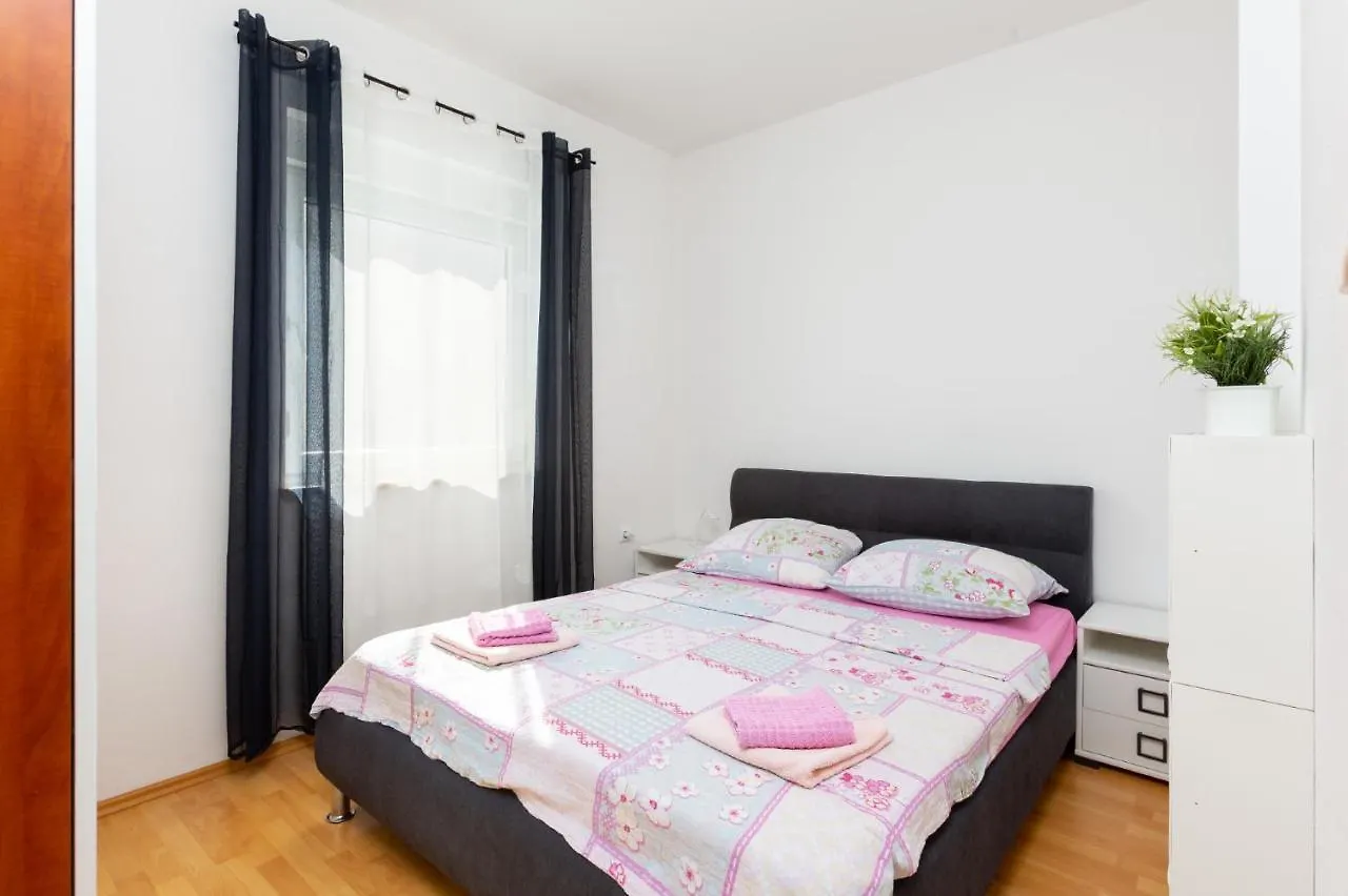 Burle - Davorin Apartment Medulin 0*,  Croatia